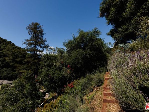 9843 Yoakum Drive, Beverly Hills CA 90210