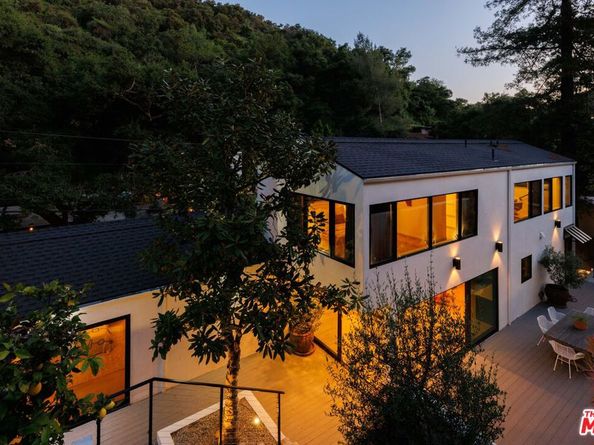 9843 Yoakum Drive, Beverly Hills CA 90210