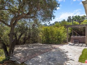3445 Beverly Glen Boulevard, Sherman Oaks CA 91423