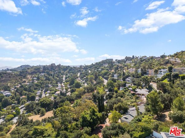 3445 Beverly Glen Boulevard, Sherman Oaks CA 91423