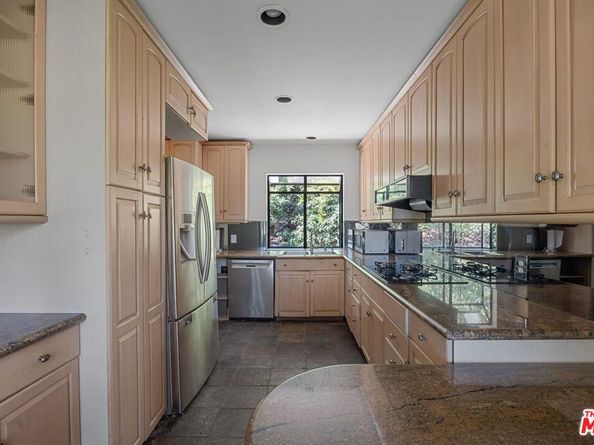 3445 Beverly Glen Boulevard, Sherman Oaks CA 91423