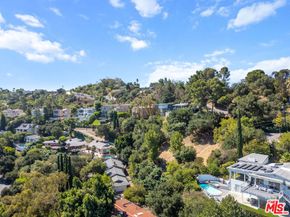 3445 Beverly Glen Boulevard, Sherman Oaks CA 91423