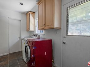 3445 Beverly Glen Boulevard, Sherman Oaks CA 91423