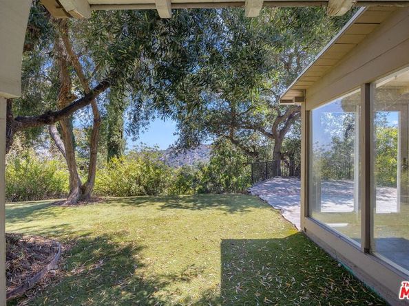 3445 Beverly Glen Boulevard, Sherman Oaks CA 91423