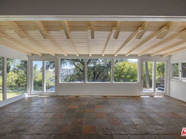 3445 Beverly Glen Boulevard, Sherman Oaks CA 91423