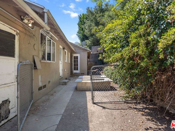 3445 Beverly Glen Boulevard, Sherman Oaks CA 91423