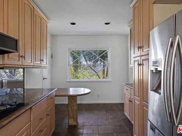 3445 Beverly Glen Boulevard, Sherman Oaks CA 91423