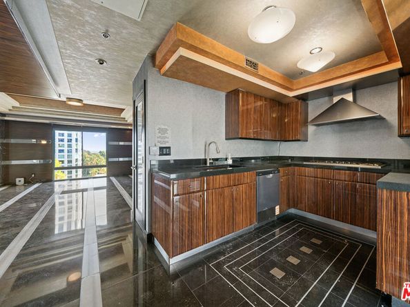 10336 Wilshire Boulevard 703, Los Angeles CA 90024