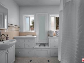 928 26th Street, Santa Monica CA 90403