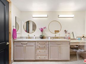 16820 Oak View Drive, Encino CA 91436