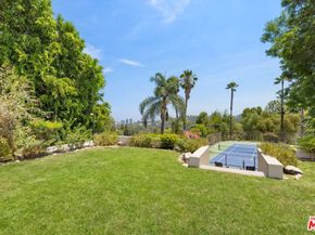 16820 Oak View Drive, Encino CA 91436