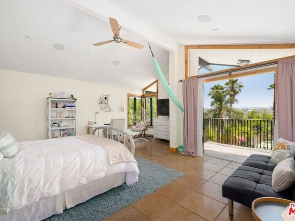 16820 Oak View Drive, Encino CA 91436