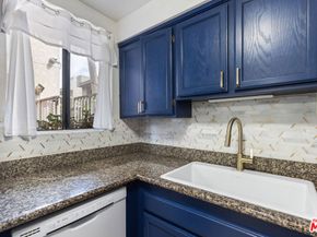 15215 Magnolia Boulevard 131, Sherman Oaks CA 91403