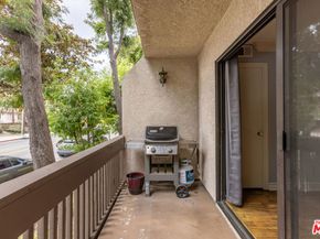 15215 Magnolia Boulevard 131, Sherman Oaks CA 91403