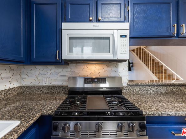 15215 Magnolia Boulevard 131, Sherman Oaks CA 91403