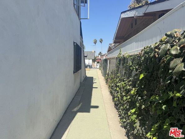 126 S Vendome Street, Los Angeles CA 90057