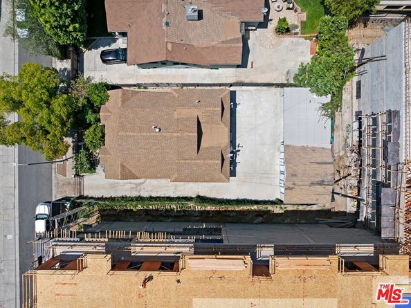 1516 La Baig Avenue, Los Angeles CA 90028