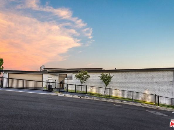 1556 Blue Jay Way, Los Angeles CA 90069