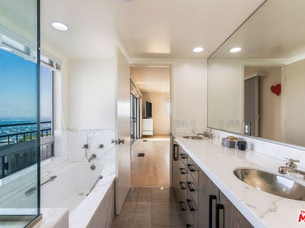 1556 Blue Jay Way, Los Angeles CA 90069