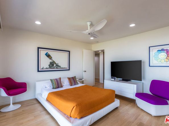1556 Blue Jay Way, Los Angeles CA 90069