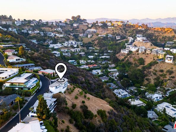 1556 Blue Jay Way, Los Angeles CA 90069