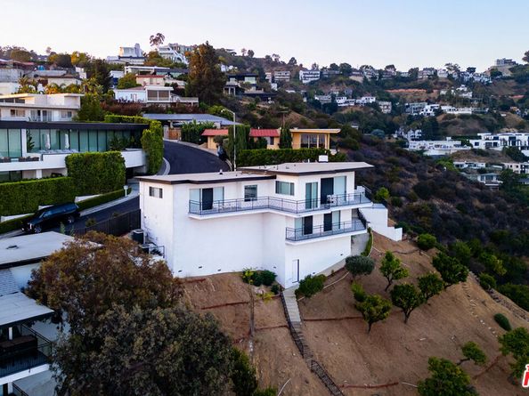 1556 Blue Jay Way, Los Angeles CA 90069