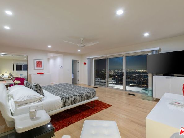 1556 Blue Jay Way, Los Angeles CA 90069