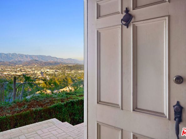 3775 Amesbury Road, Los Angeles CA 90027