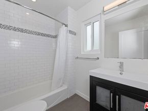 1807 Oak Street, Santa Monica CA 90405