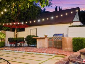 1117 Viscano Drive, Glendale CA 91207