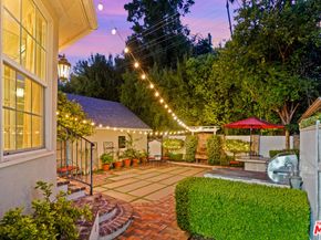 1117 Viscano Drive, Glendale CA 91207