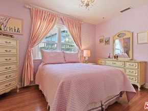 1117 Viscano Drive, Glendale CA 91207