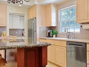 1117 Viscano Drive, Glendale CA 91207