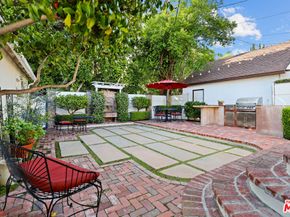 1117 Viscano Drive, Glendale CA 91207