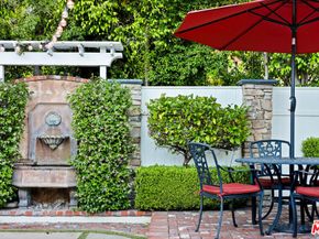 1117 Viscano Drive, Glendale CA 91207