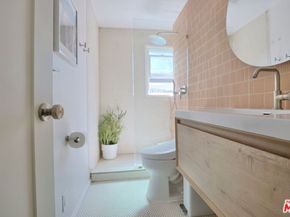 510 Venice Way, Venice CA 90291