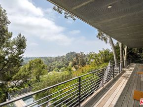 901 Kenter Way, Los Angeles CA 90049