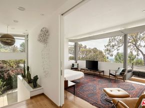 901 Kenter Way, Los Angeles CA 90049
