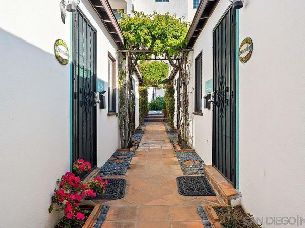2282 Congress St, San Diego CA 92110