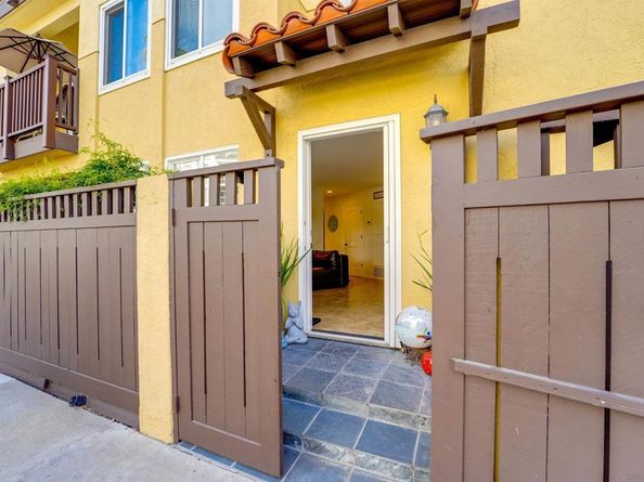 8121 Camino Del Sol 101, San Diego CA 92037