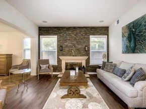 993 Hawthorne Creek Dr, Chula Vista CA 91914