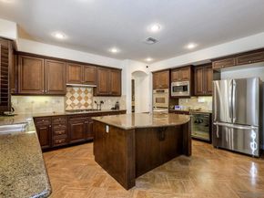 993 Hawthorne Creek Dr, Chula Vista CA 91914