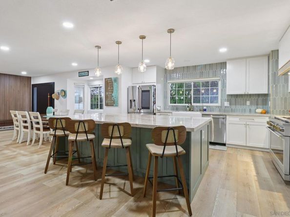 43 Corte Maria Ave, Chula Vista CA 91910