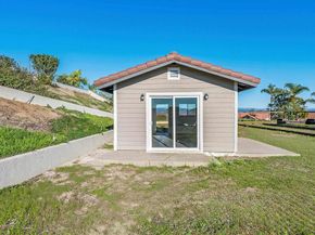 1427 Buckskin Dr, Escondido CA 92029