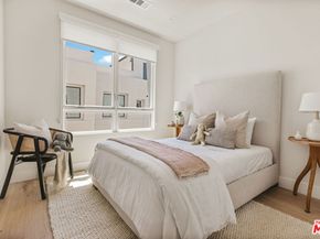 3220 S Barrington Avenue, Los Angeles CA 90066
