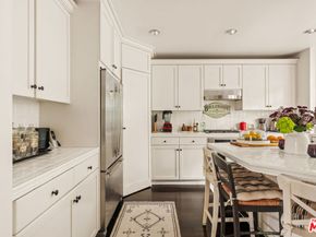 4009 Woodman, Sherman Oaks CA 91423