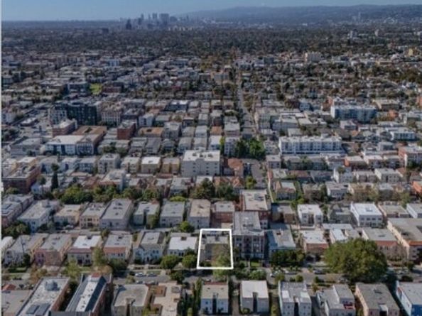 165 S Catalina Street, Los Angeles CA 90004