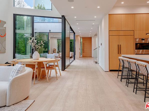 116 S Gretna Green Way, Los Angeles CA 90049