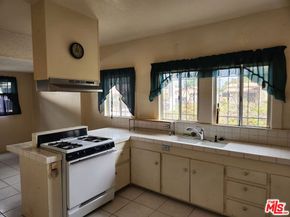 6601 Miramonte Boulevard, Los Angeles CA 90001