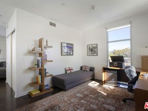 4111 W Sunset Boulevard 220, Los Angeles CA 90029